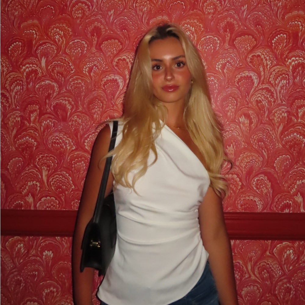 Meet your Posher, Charlotte